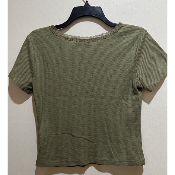 So ~ Short Sleeve V-Neck ~ Size Medium ~ Waffle Style Material - Picture 3 of 5